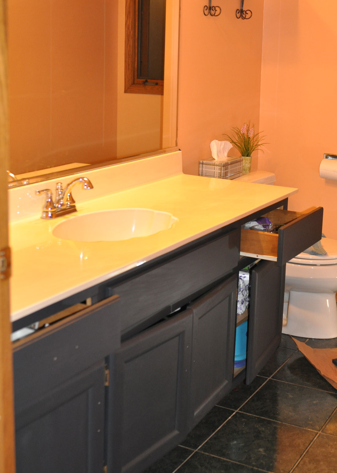 Painting a Bathroom sink with RustOleum Tub And Tile Refinishing Kit